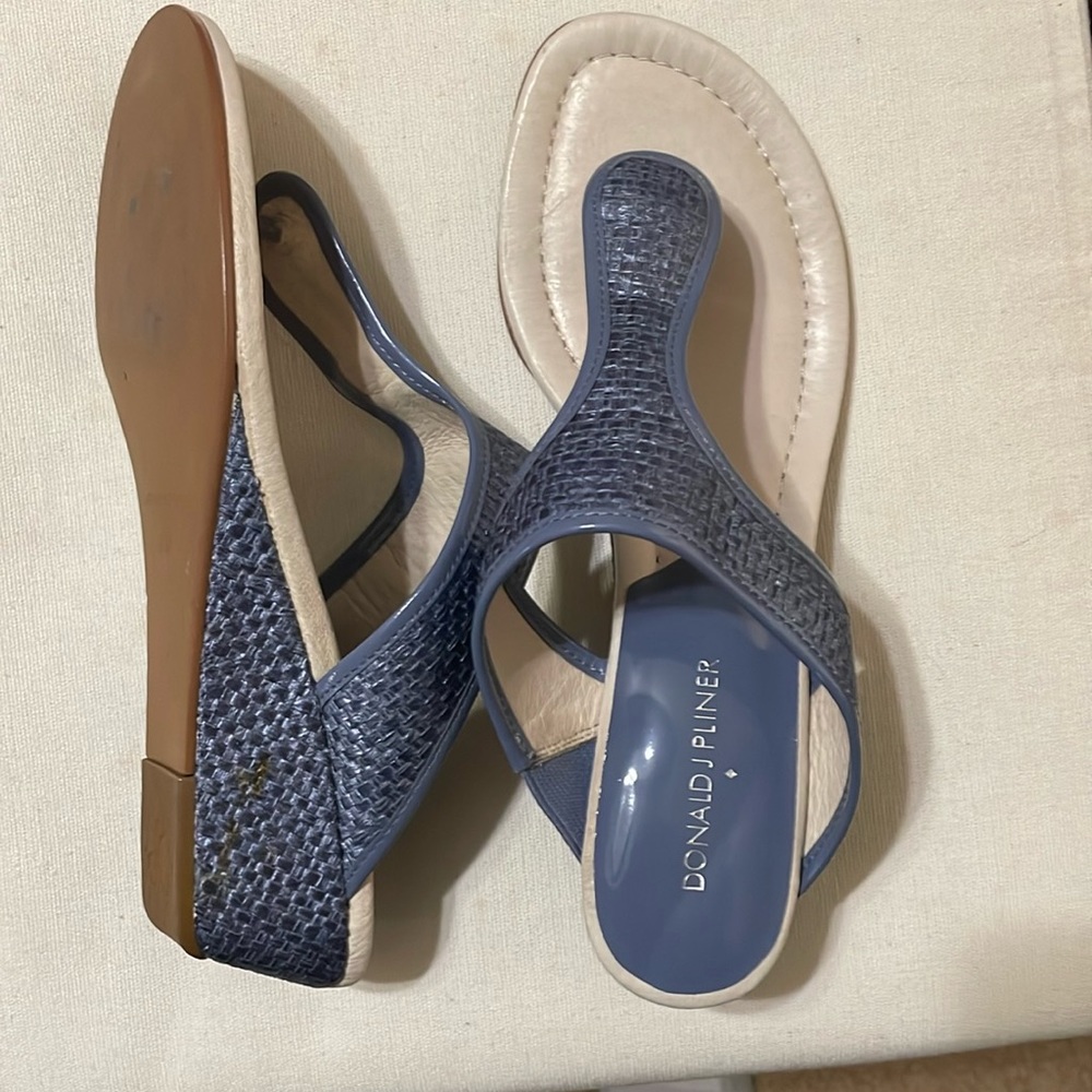 Donald Pliner sandals. Size 8m. Blue/gray color.